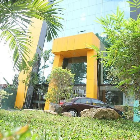 Hotel Kamrel Kurunegala Esterno foto