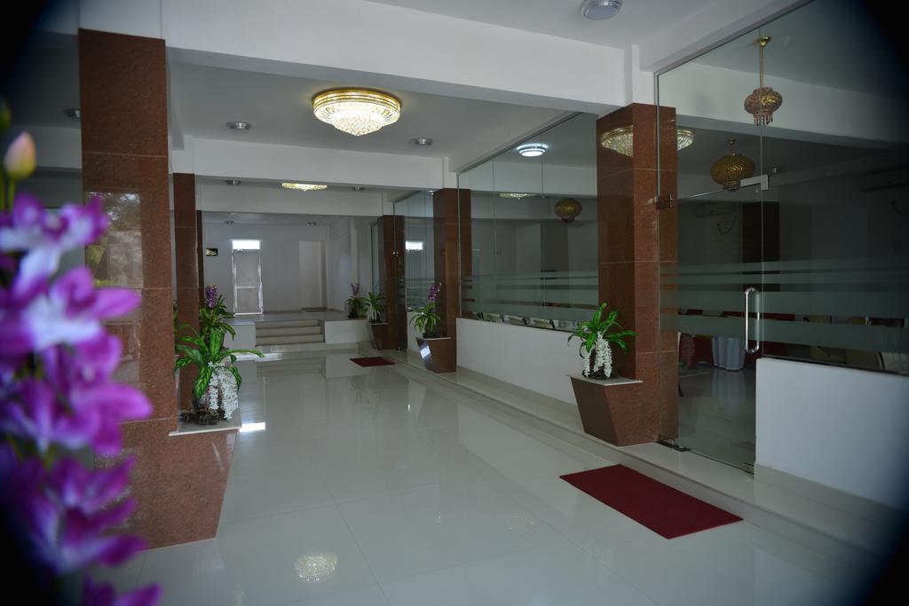 Hotel Kamrel Kurunegala Esterno foto