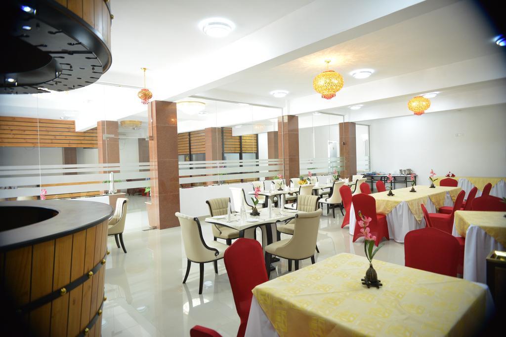 Hotel Kamrel Kurunegala Esterno foto