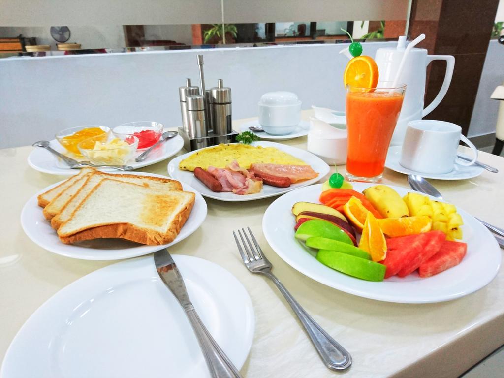 Hotel Kamrel Kurunegala Esterno foto