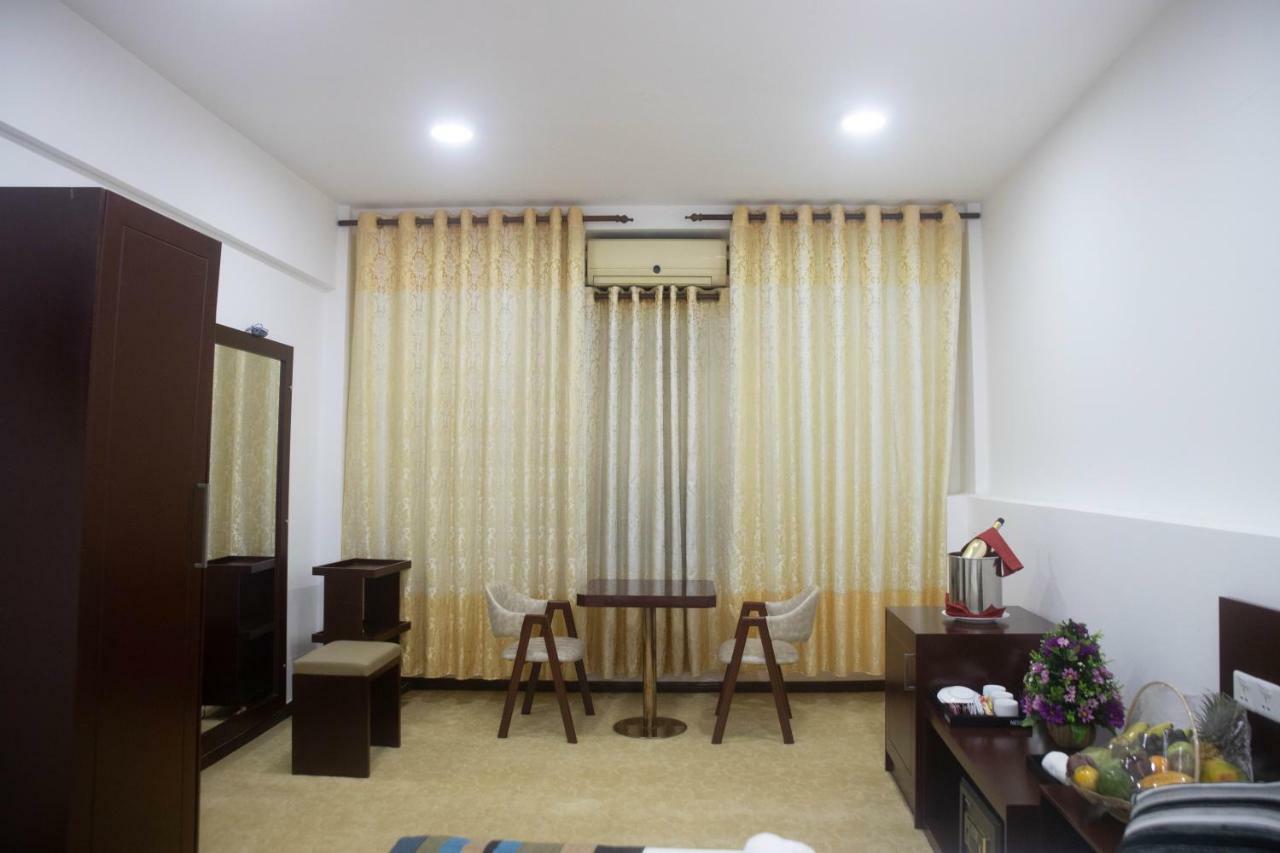 Hotel Kamrel Kurunegala Esterno foto